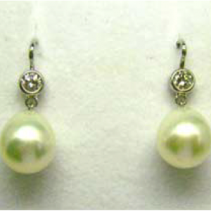 Item # 62 ® Pearl and diamond earrings